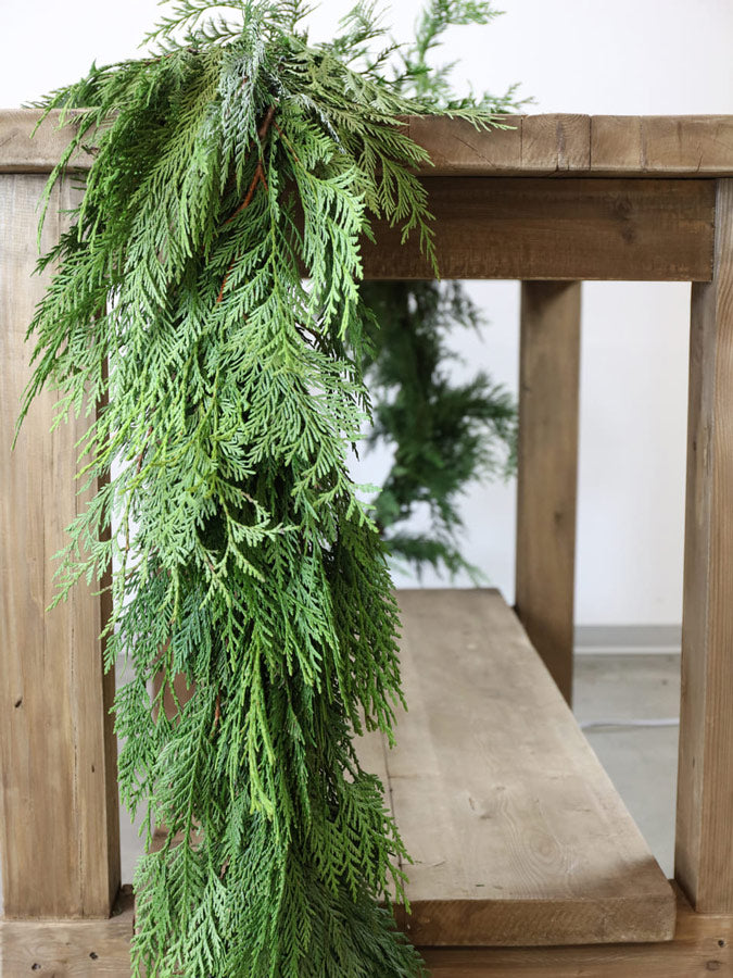 Fresh Cedar Holiday Garland, 20'