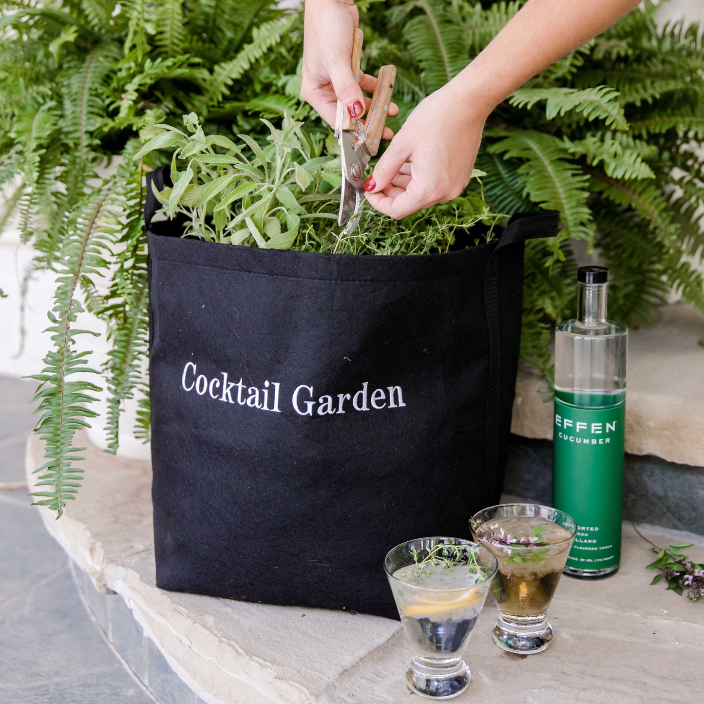 Cocktail Garden Kit‎ with seasonal herbs